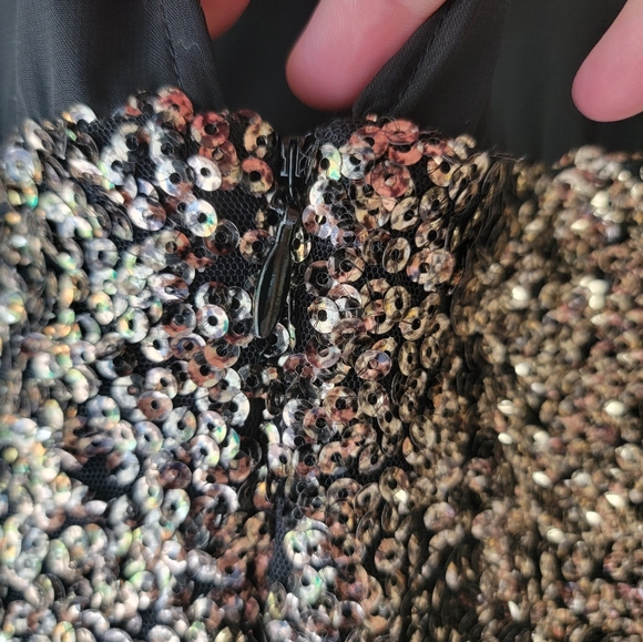 Aidan mattox black/gold illusion sequin dress size 0 - Picture 4 of 6